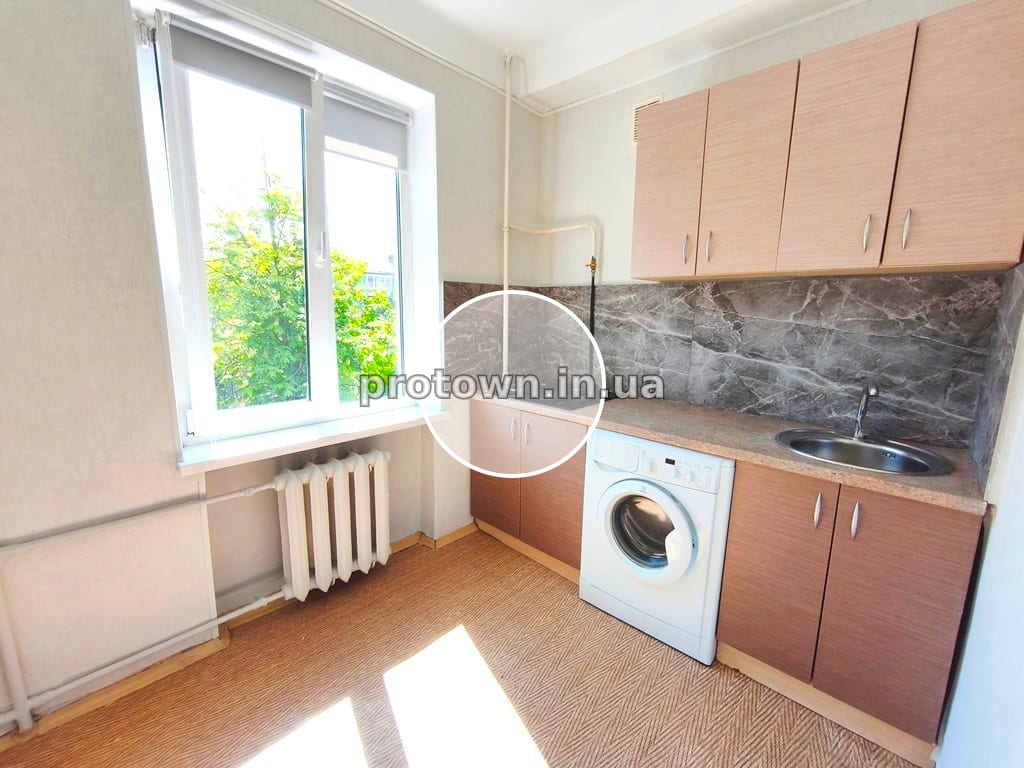 Продаж 1-кімнатної квартири на вул. Приймаченко 7, м. Печерська/Звіринецька.